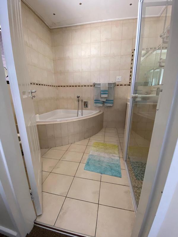 To Let 4 Bedroom Property for Rent in Onrus Western Cape